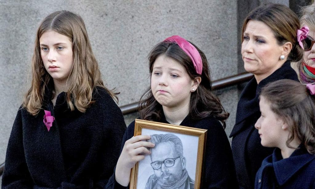 'Me sentí muy rota por dentro', Leah Isadora recuerda a su padre, Ari Behn, el día que cumpliría 48 años