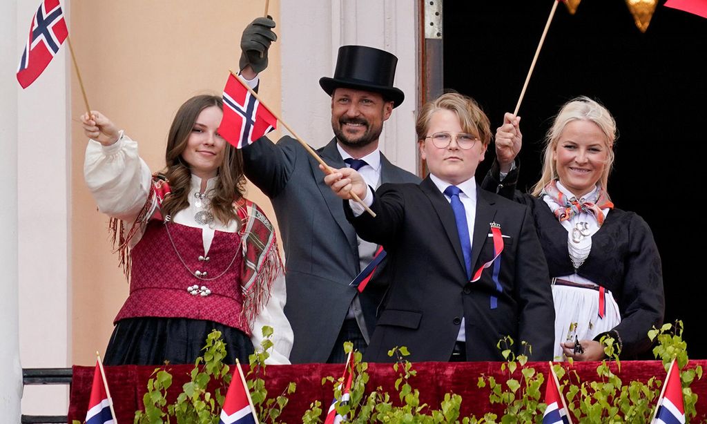 Haakon de Noruega y su familia encienden su tercera vela de Adviento y desean feliz Navidad