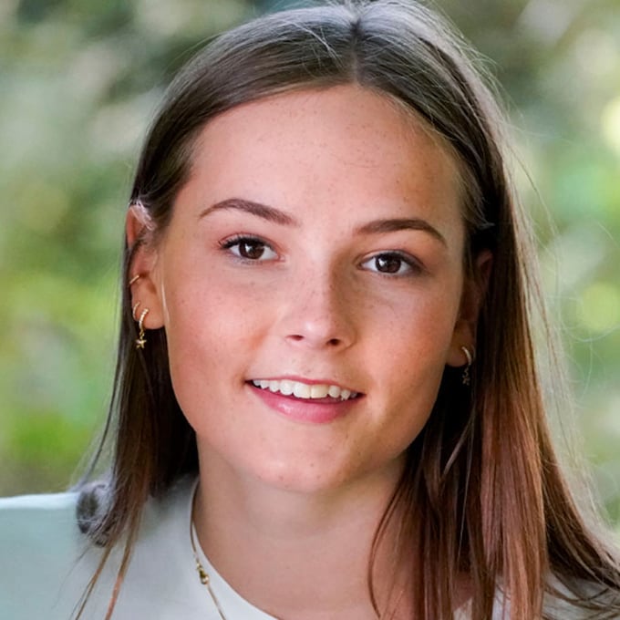 Ingrid Alexandra de Noruega cumple 17 años mientras se consagra como digna sucesora de su madre