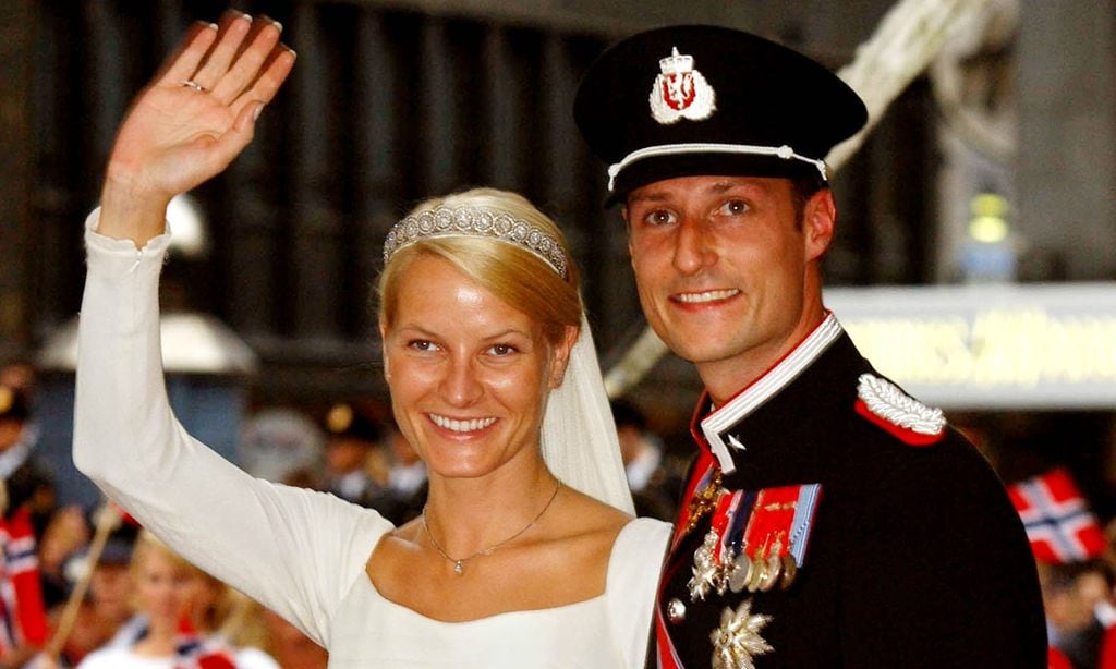 Recordamos las mejores imágenes de la boda de Haakon y Mette Marit de Noruega cuando celebran su 20 aniversario