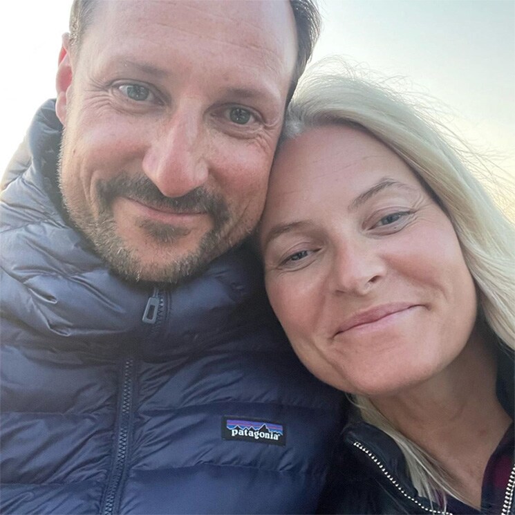 El 'selfie' de Haakon y Mette-Marit de Noruega para celebrar sus 20 años de casados