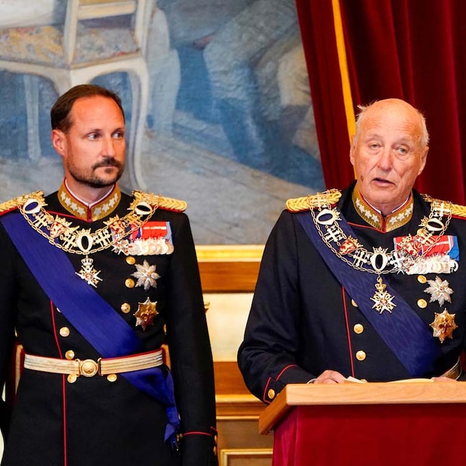 Harald de Noruega reaparece en el Parlamento tras la ausencia del año pasado 