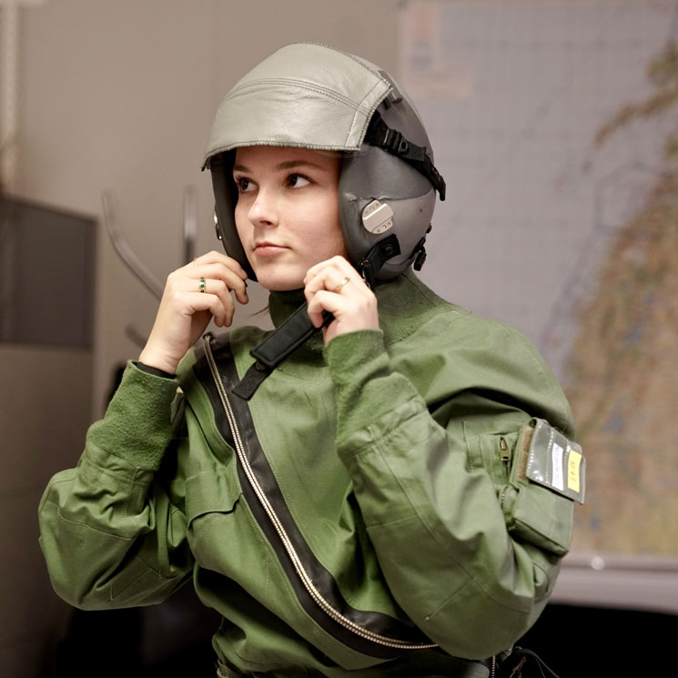 Las espectaculares imágenes de Ingrid Alexandra de Noruega a lo 'Top Gun'