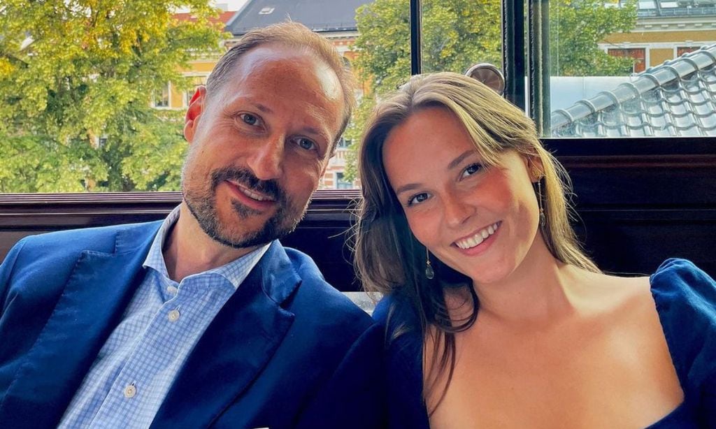 Haakon de Noruega abre el álbum privado de sus vacaciones familiares por su 50 cumpleaños