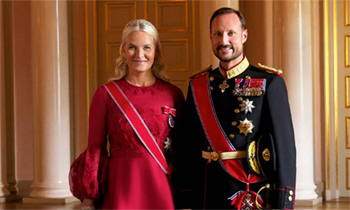 Haakon y Mette-Marit de Noruega se adelantan a su aniversario de boda con una imagen inédita