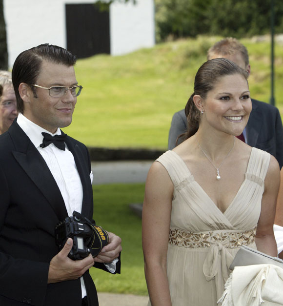 La boda de la princesa Victoria tampoco será en 2009, para desdicha de la princesa Magdalena