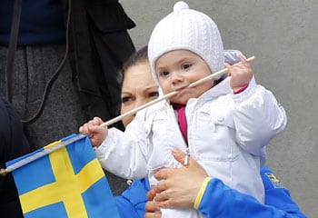 La princesa Estelle anima a Suecia en el campeonato de esquí