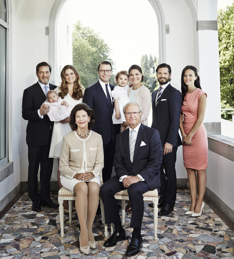 La Familia Real sueca felicita el Año Nuevo con las nuevas incorporaciones en una colorida fotografía en Solliden
