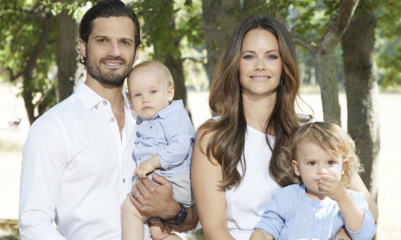 Identicos El Asombroso Parecido Con Sus Padres De Los Hijos De Carlos Felipe Y Sofia De Suecia