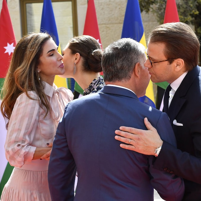 Victoria de Suecia brinda su mejor 'reverencia' a Rania de Jordania