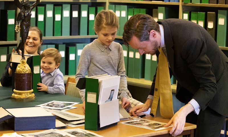 En el último capítulo de 'Escuela de Reinas': Estelle de Suecia conoce los secretos de palacio