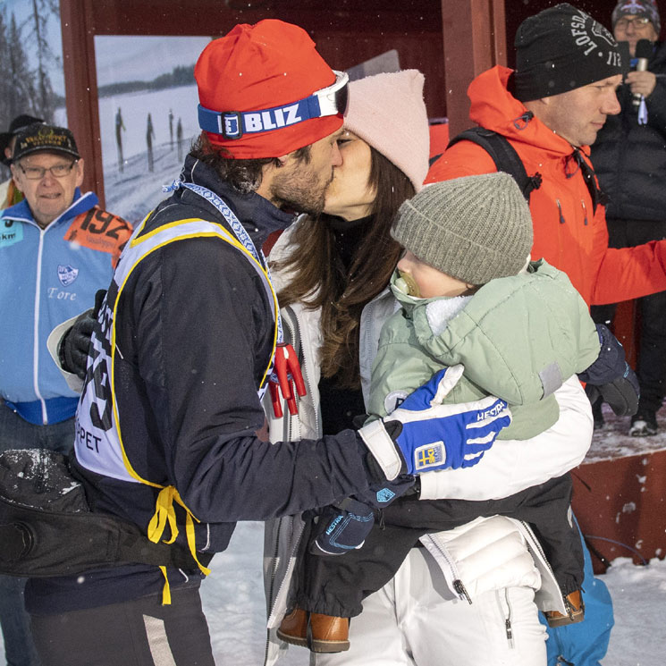 ¡Felicidades, papá!  Carlos Felipe de Suecia recibe la mejor recompensa tras su última aventura