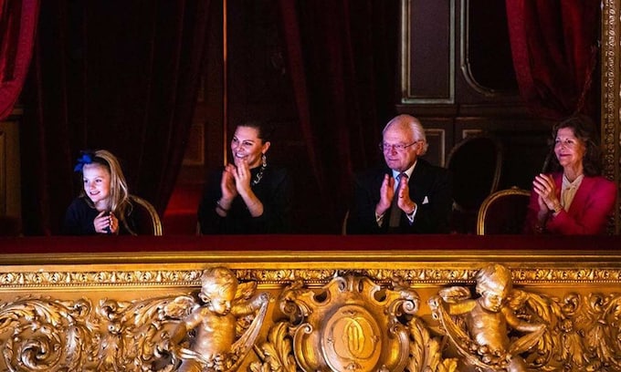  Los reyes Carlos Gustavo y Silvia de Suecia, Victoria de Suecia y Estelle de Suecia Fichero