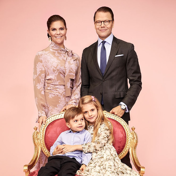 'La vie en rose': la nueva imagen 'secreta' de Victoria y Daniel de Suecia con sus hijos