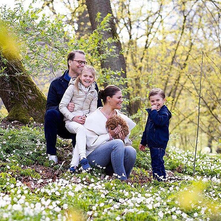 Victoria y Daniel de Suecia presentan a un nuevo miembro de la familia, ¿imaginas quién es?