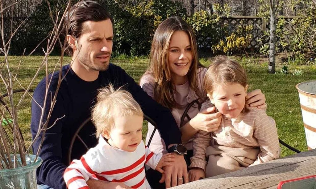 Carlos Felipe y Sofía de Suecia, con sus hijos Alexander y Gabriel