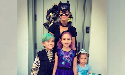 'Catwoman', una rockera... Magdalena de Suecia se disfraza con sus hijos