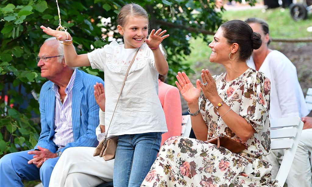 Estelle de Suecia, risas y diversión en un concierto con el más 'peque' de la familia