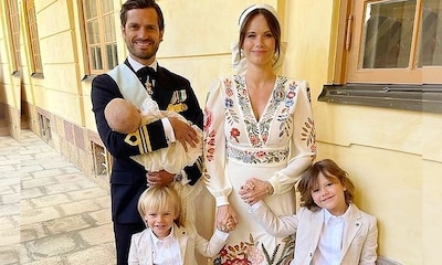 Carlos Felipe y Sofia de Suecia agradecen las felicitaciones por el bautizo de su hijo con un nuevo posado familiar