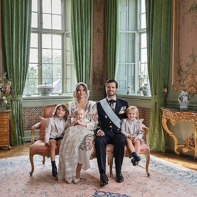La Casa Real sueca comparte los retratos oficiales del bautizo del príncipe Julian  
