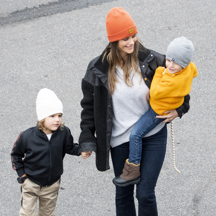 Sofía de Suecia y sus tres hijos, los mayores fans del 'piloto' Carlos Felipe