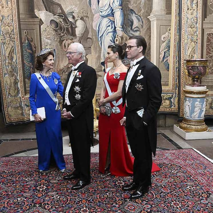 Con tiaras y sus mejores galas, los Reyes de Suecia y sus hijos recuperan el esplendor de antes de la pandemia