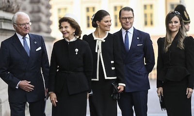 El porqué del sobrio 'dress code' de la Familia Real sueca en la apertura del Parlamento