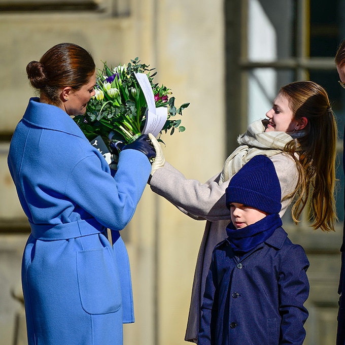 El gran dominio de la escena de Estelle de Suecia a sus 12 años en el ‘Día del Nombre de la Princesa’ 