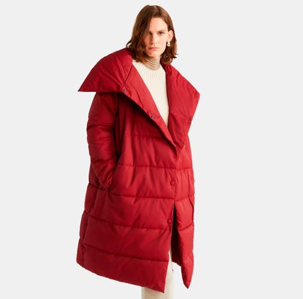 Un plumífero rojo