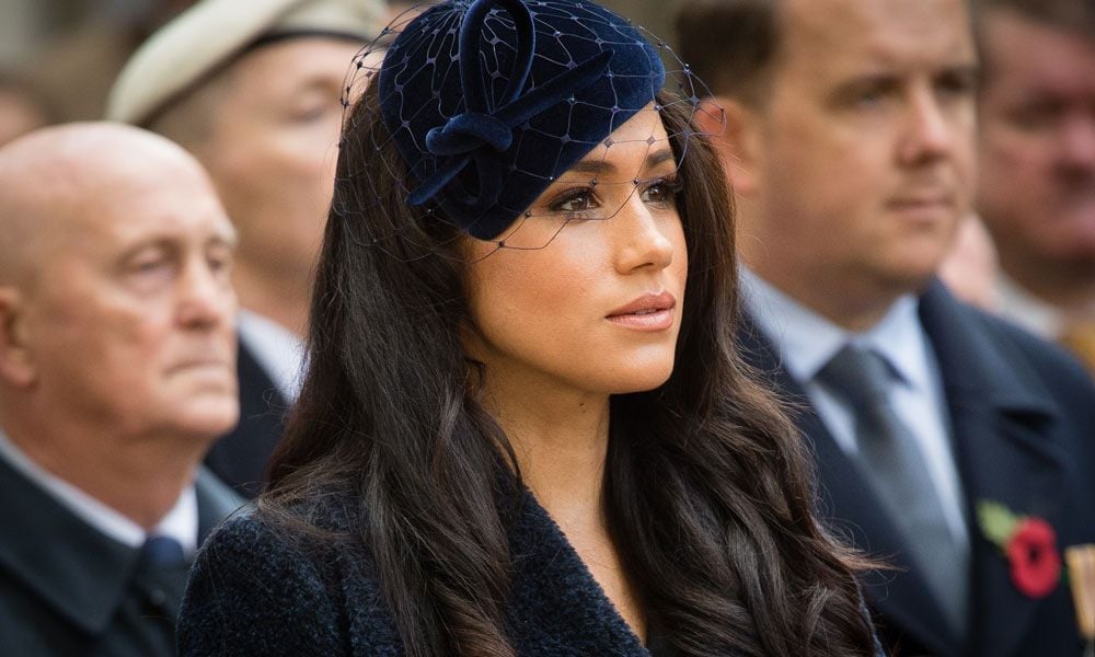 Dónde encontrar el abrigo azul de Meghan antes de que se agote