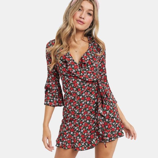 Vestido cruzado con estampado de flores