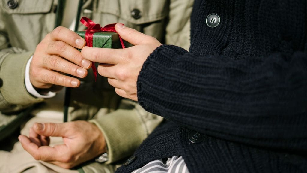 18 ideas de regalos para sorprender a tu padre en su día más especial