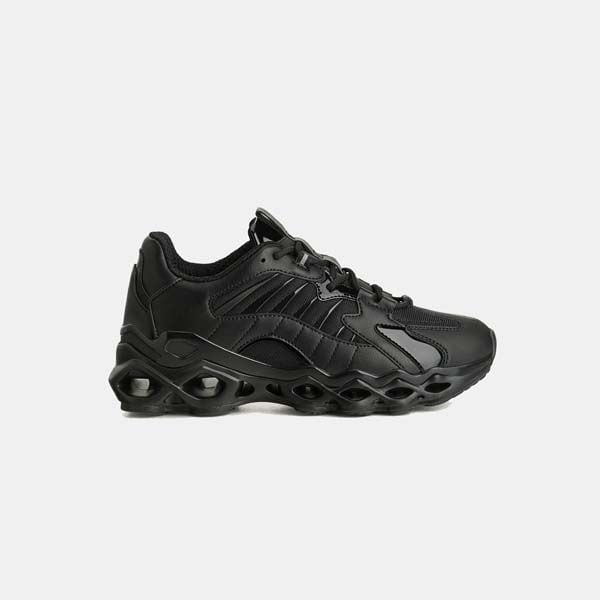 Unas 'ugly sneakers' en tendencia