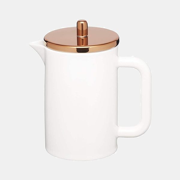 Una cafetera de porcelana