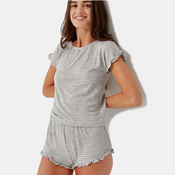 Pijama elástico con estampado de rayas