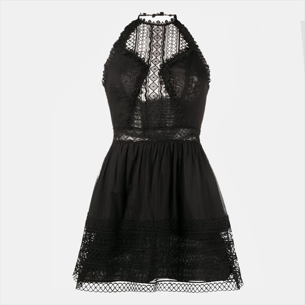 Un vestido negro de encaje