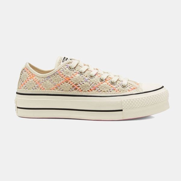 Converse de estilo 'boho'