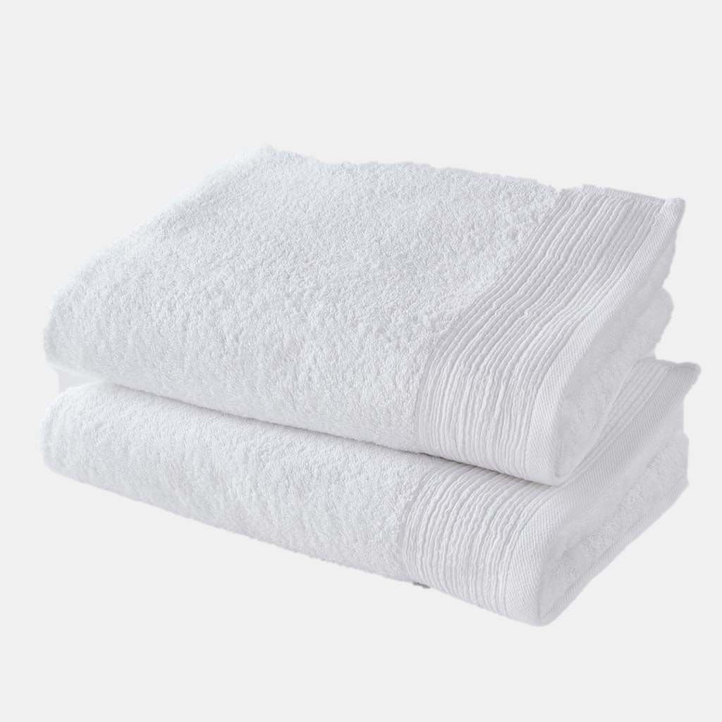 https://www.hola.com/imagenes/seleccion/20200610169764/toallas-bano-lavabo-algodon/0-833-985/toallas-blancas-a.jpg