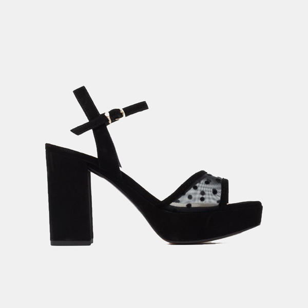 Sandalias negras con plumeti