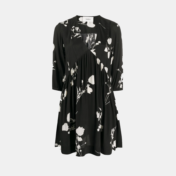 Vestido floral con vuelo