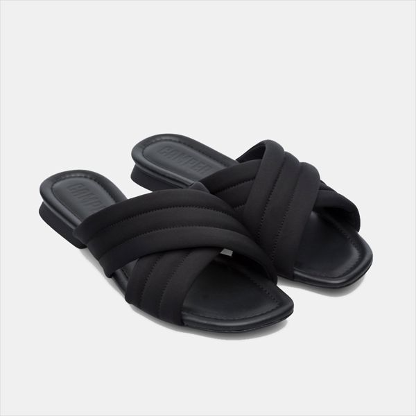 Sandalias planas con tiras cruzadas