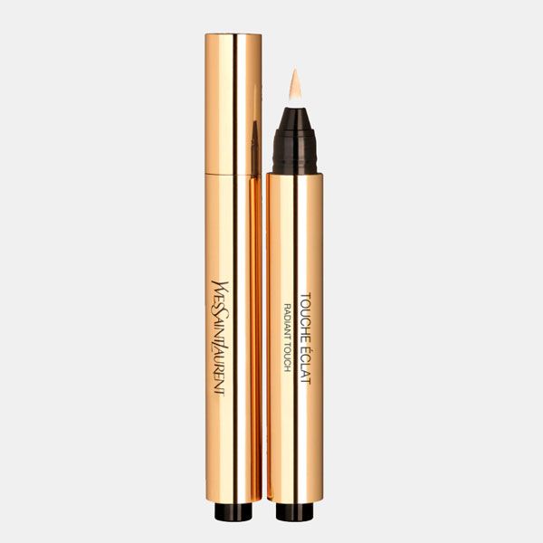 Corrector iluminador de ojeras