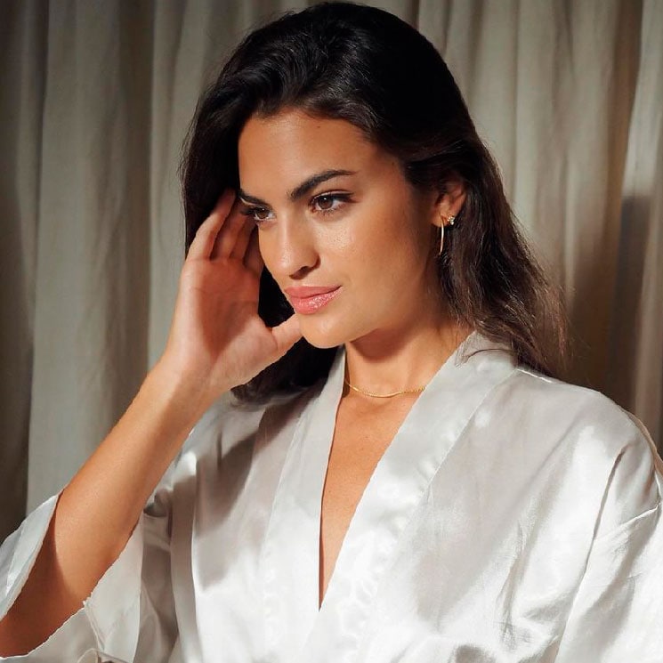 Marta Lozano con bata blanca