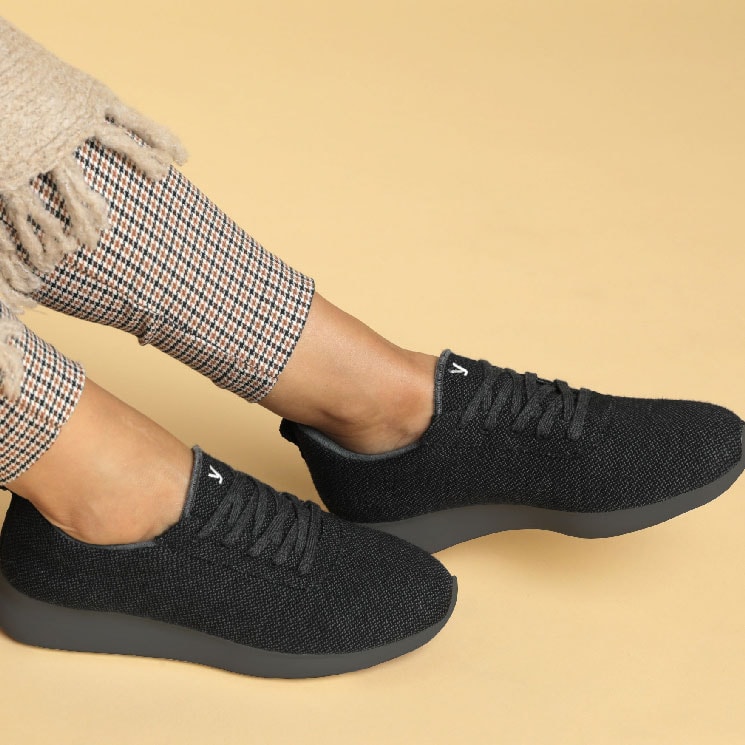 Zapatillas negras de Yuccs