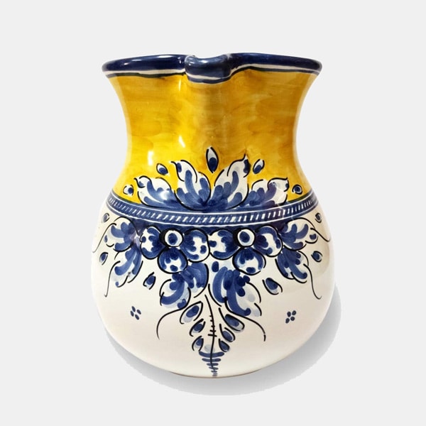 Jarra de cerámica artesanal