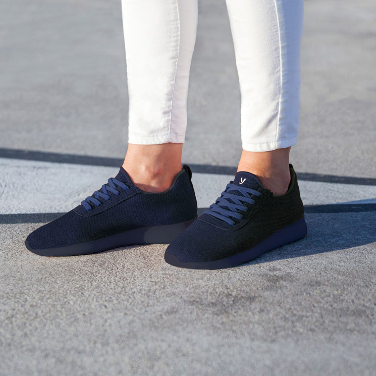 Zapatillas de mujer de Yuccs en color azul marino