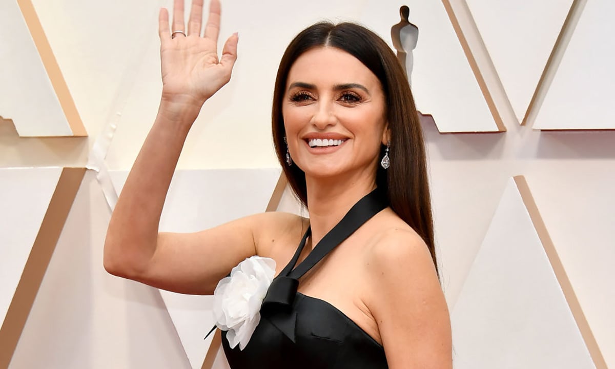La mascarilla efecto ‘glow’ de Penélope Cruz y otros cosméticos asequibles de los Oscar
