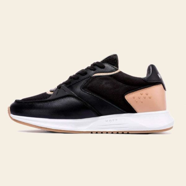 Consigue las zapatillas tendencia de Sara Carbonero