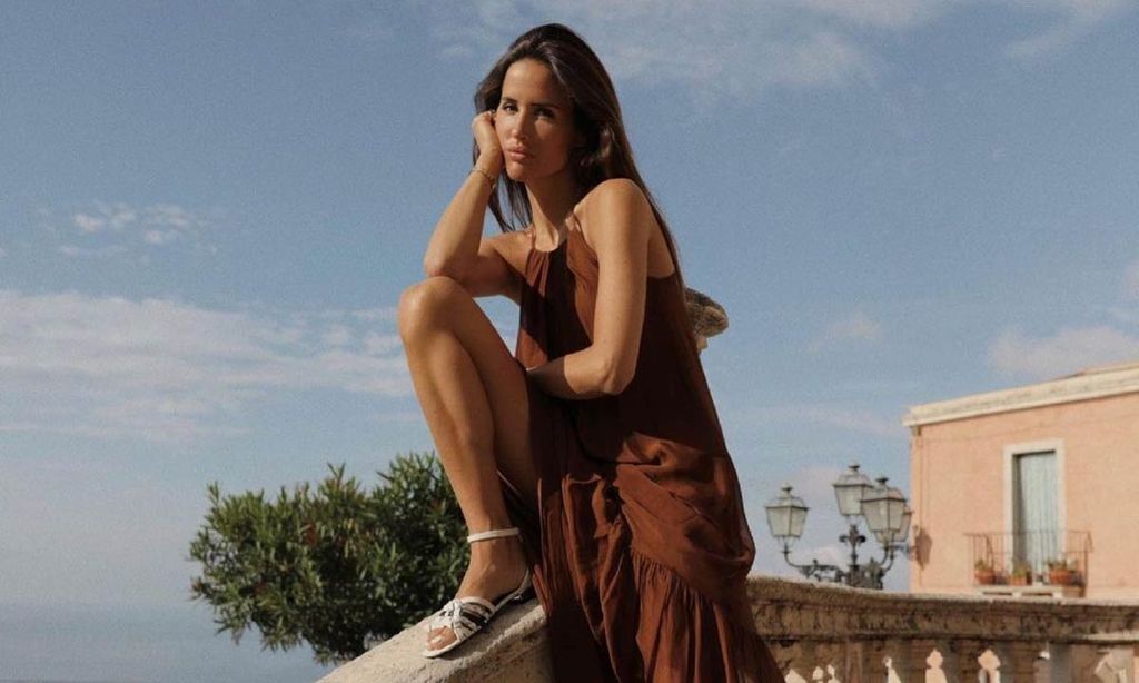 De la falda pareo al caftán: 13 looks de playa en oferta que podrás reciclar en la ciudad