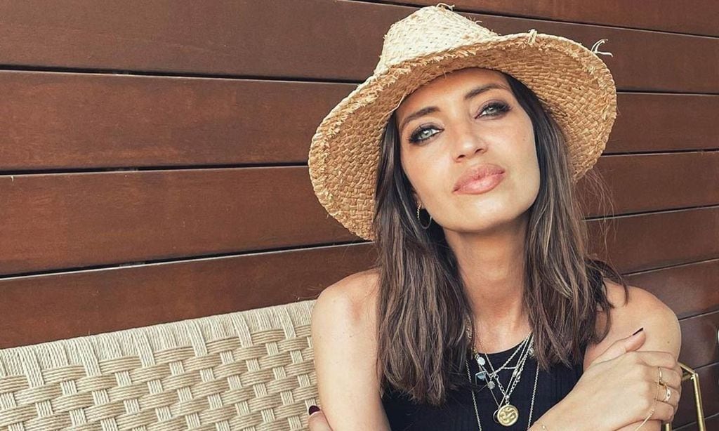 Del camisero al look de invitada: copia los vestidos de verano de Sara Carbonero con estos modelos de rebajas